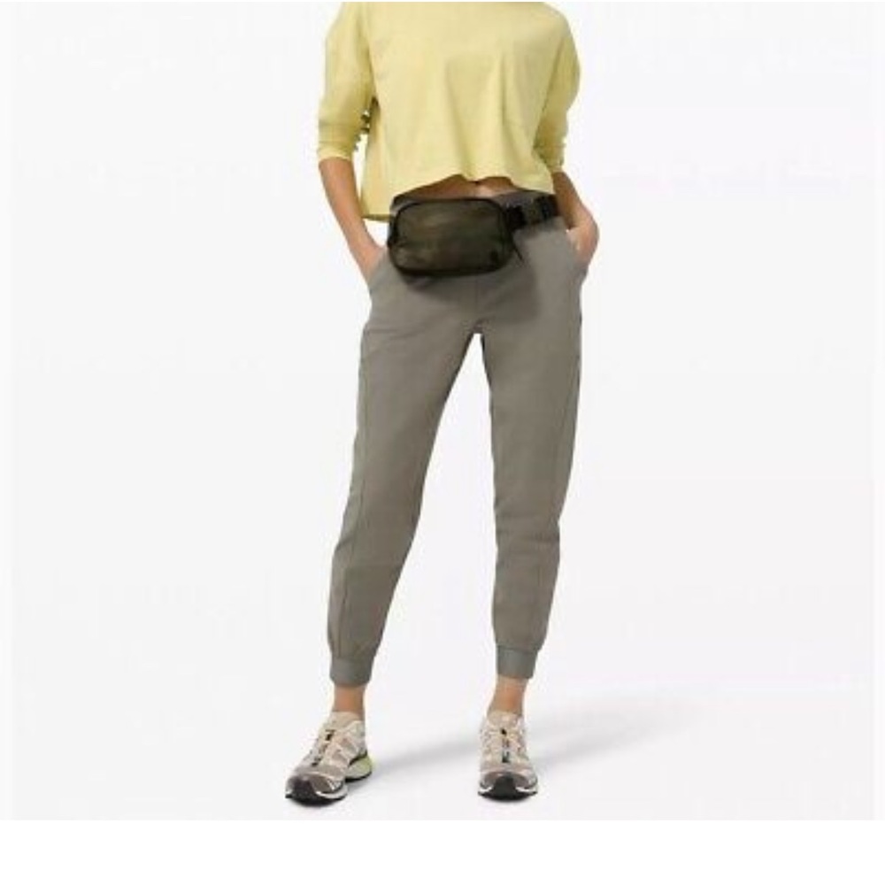 Lululemon belt bag - Picture 2 of 2